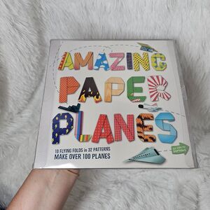 IN BOX Amazing Paper Planes Kit Make over 100 Planes Hourglass Press Great Gift